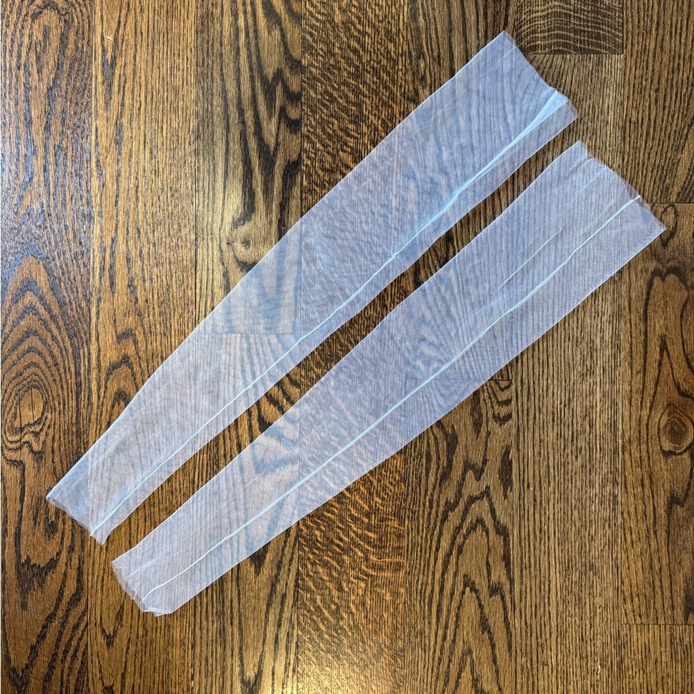 White Full Fingerless Tulle Sleeves